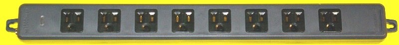 接地8口電源タップの黒