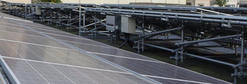 ソーラーパネルケーブルを使用したソーラー発電用PVパネルの設置工事例